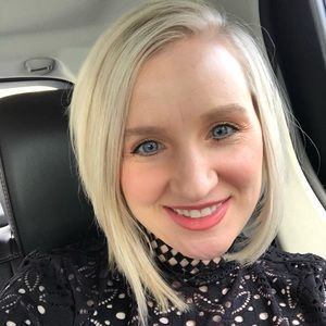 Meet your Posher, Courtney